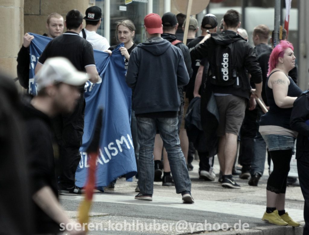 1.v.l. Leon Ringl, 3.v.l. Kevin Noeske, 5.v.l. Michael “Mic Revolt” Zeise, am 13.5.2017 in Eisenach