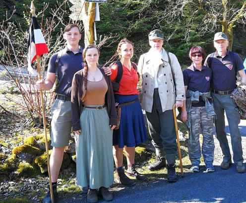 Bastian und Carola Michelssohn (1. und 2.v.l.), Lars Wilhelmj (4.v.l.), Barbara und Wolfram Iffland (5. und 6.v.l.) 2020 bei Tambach-Dietharz (Bildrechte: Instagram)